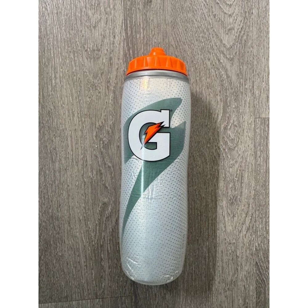 Gatorade Gx Insulated Squeeze Sports Water Bottle Silver Orange 30oz / 887 mL.